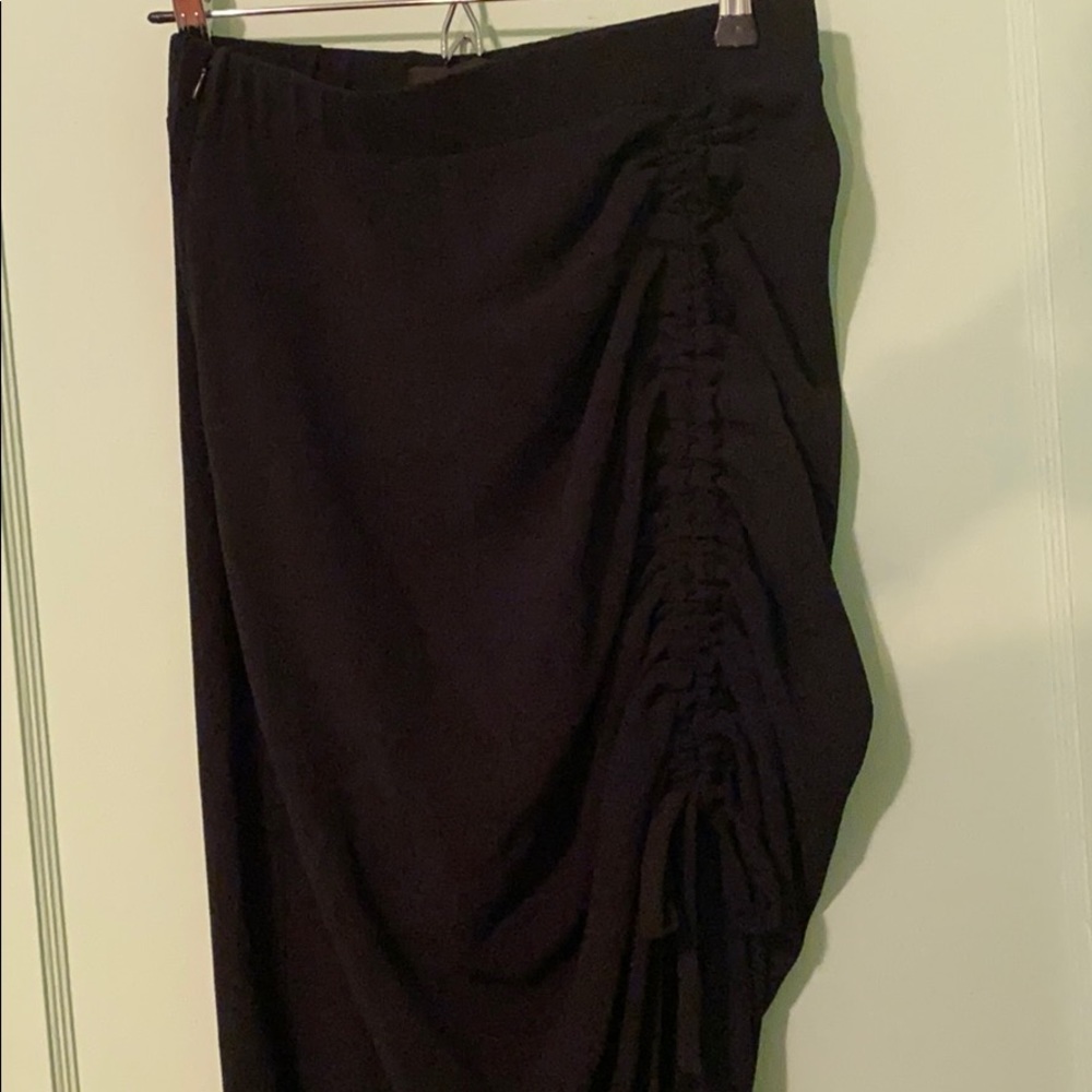 NWOT Sexy black skirt with pretty ruching detail